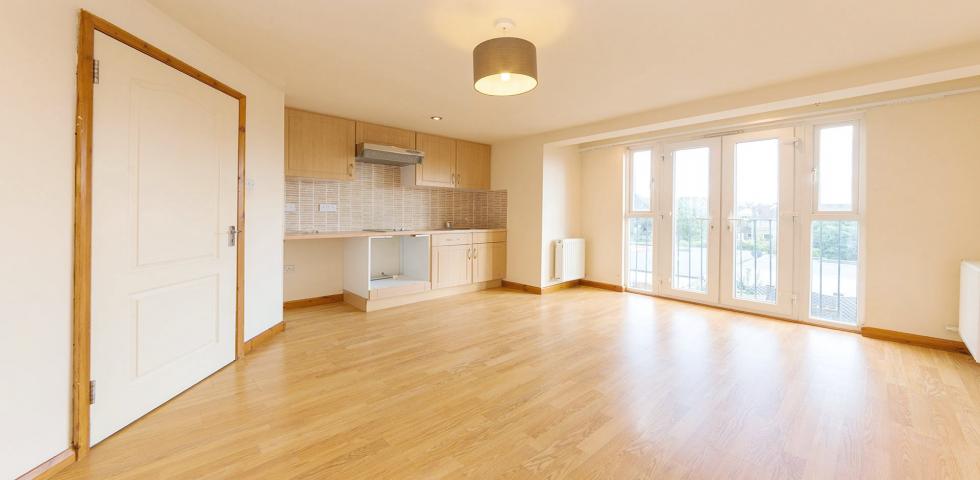 			5 BEDROOMS, 3 BATHROOMS, 5 Bedroom, 1 bath, 1 reception House			 Ridge Hill, GOLDERS GREEN